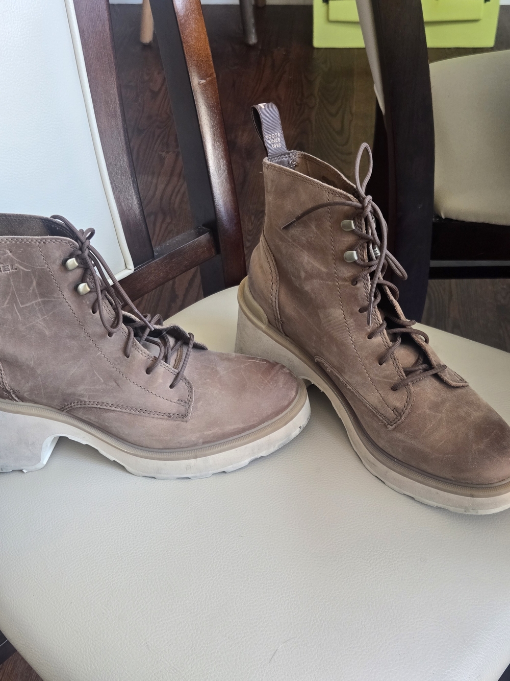 Sorel Women's Brown Lace-Up Leather Boots